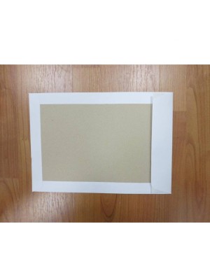 Poštová taška s kartónovou zadnou stranou, B4, biela